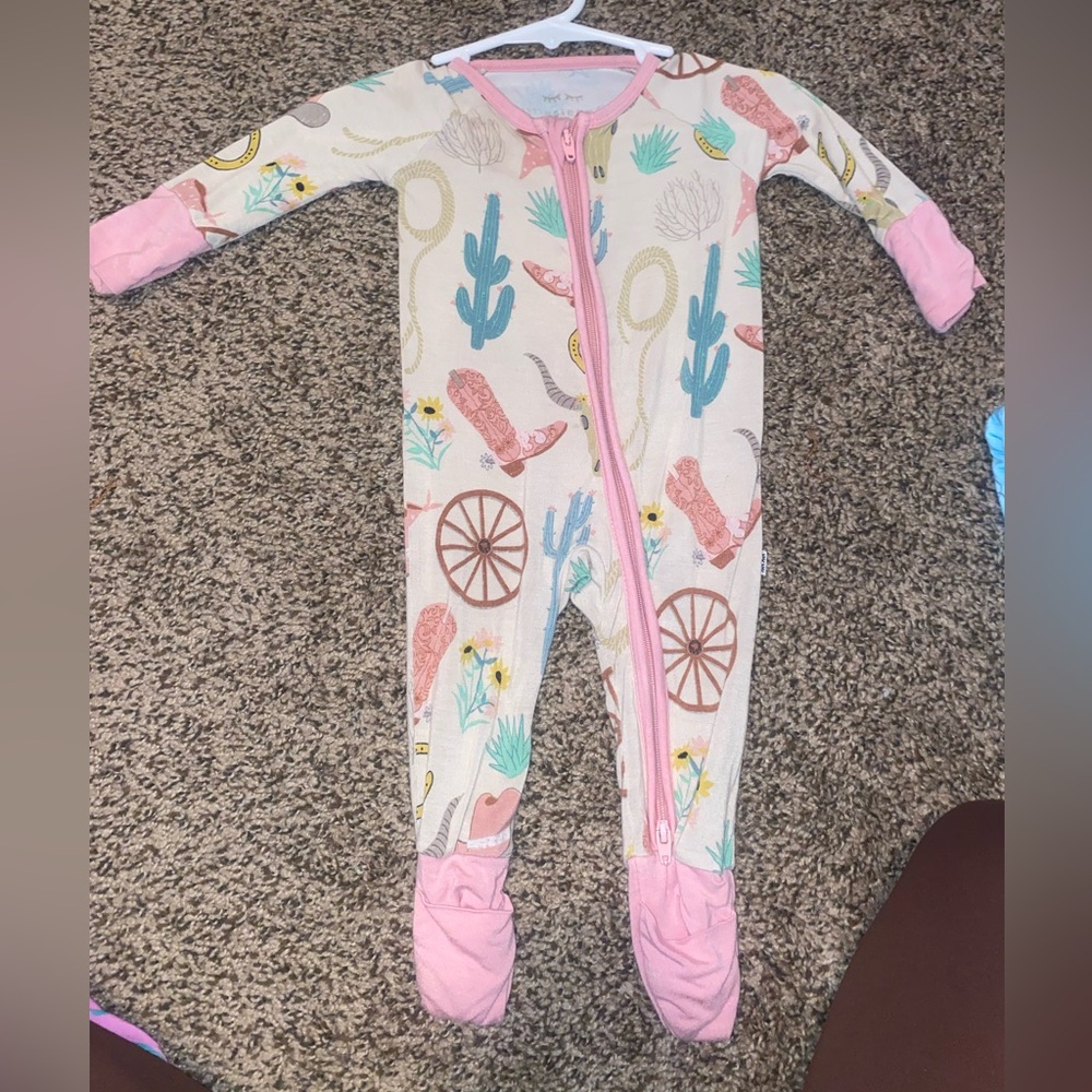PINK ready to rodeo zippy
